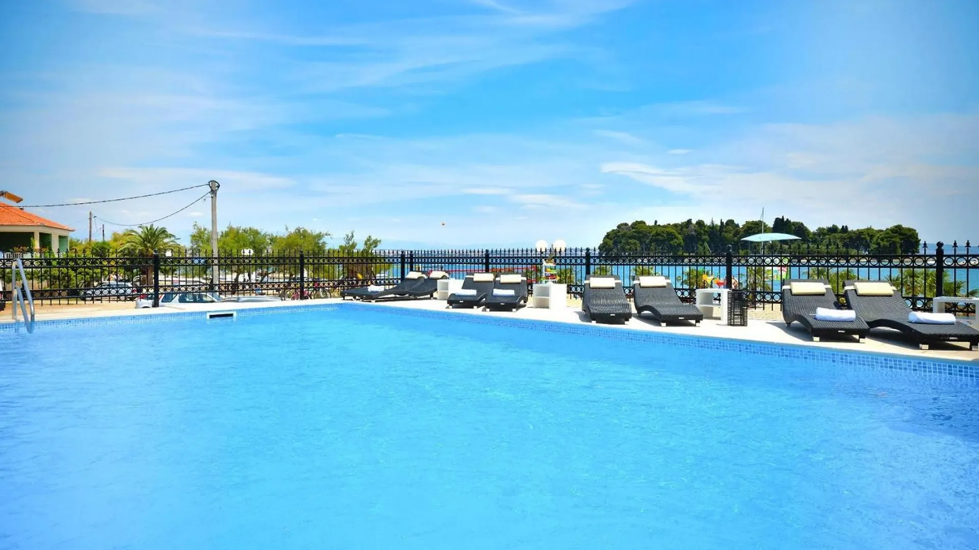 Apartments Dalmatia In Preko Island Ugljan With Swimmingpool
