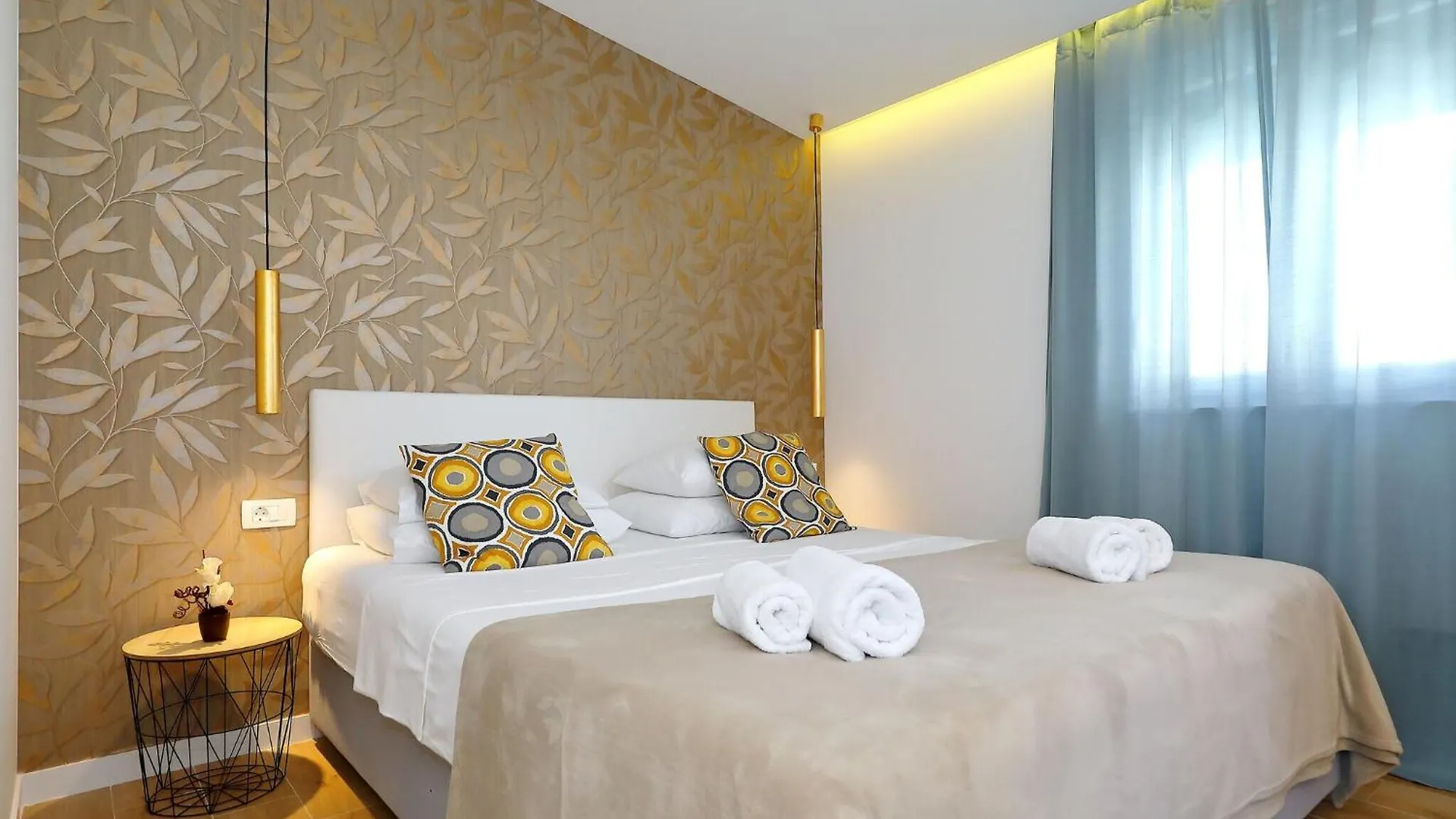 Apartments Dalmatia In Preko Island Ugljan With Swimmingpool