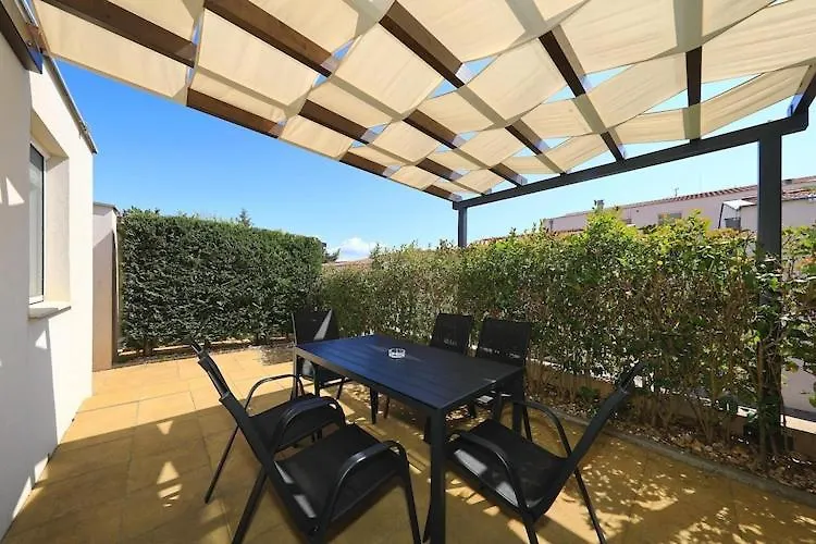 Apartments Dalmatia In Preko Island Ugljan With Swimmingpool